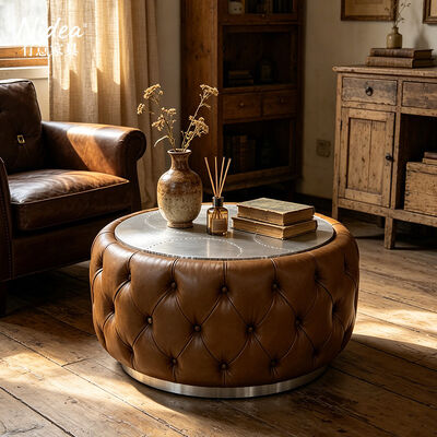 Industriële vlieger Aluminium koffietafel Ronde knop-tufted lederen middentafel met rivet metalen top Luxe woonkamermeubilair